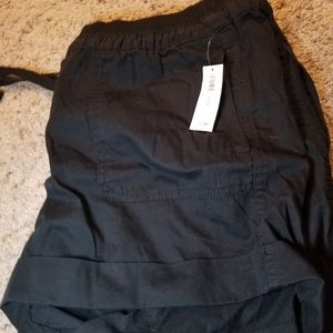 Old Navy shorts, black, nwt